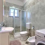Guest house Nino With Shared Pool 3*