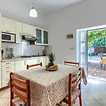 Nino With Shared Pool Guest house 3*