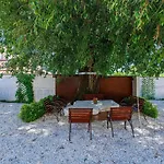 Nino With Shared Pool Guest house Porec