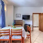 Nino With Shared Pool Guest house 3*