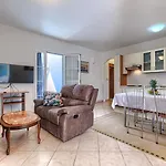 Guest house Nino With Shared Pool 3*