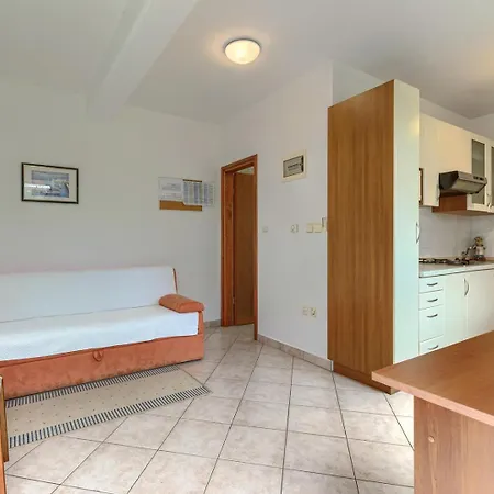 Nino With Shared Pool Gostinjska kuća 3*