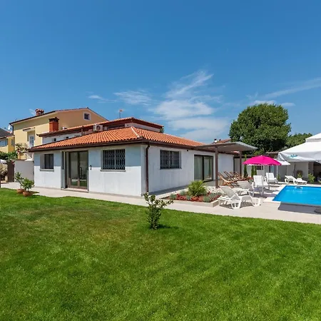 Vendégház Nino With Shared Pool
