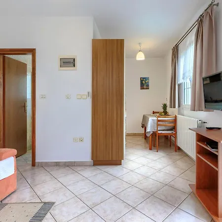 Nino With Shared Pool 3* Poreč