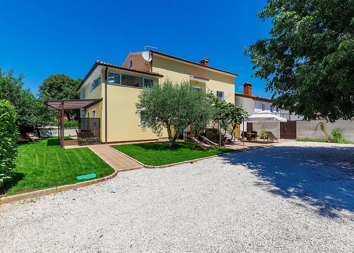 Nino With Shared Pool פורץ