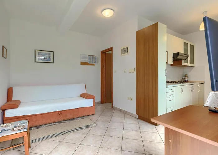 Nino With Shared Pool Гостевой дом 3*