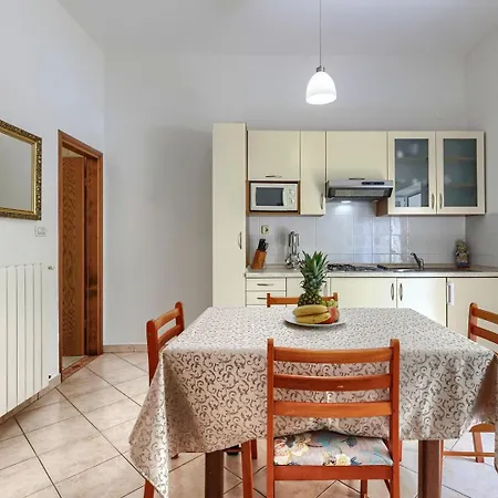 Pensionat Nino With Shared Pool Poreč