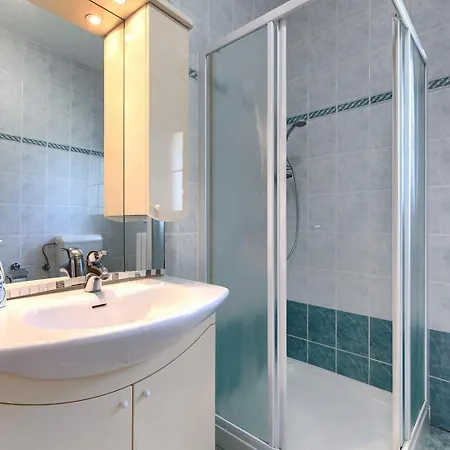 Nino With Shared Pool Pensionat