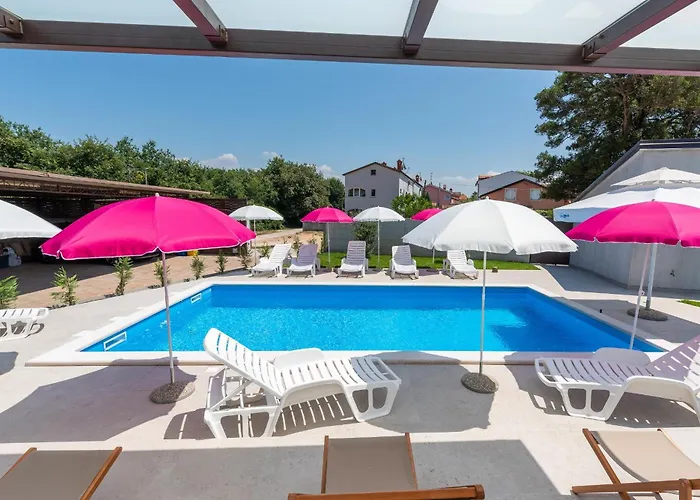 Nino With Shared Pool Πανσιόν 3*