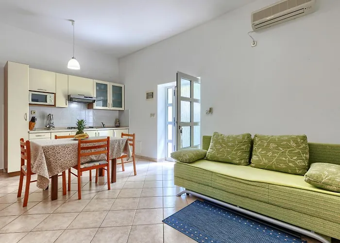 Nino With Shared Pool Πανσιόν 3*