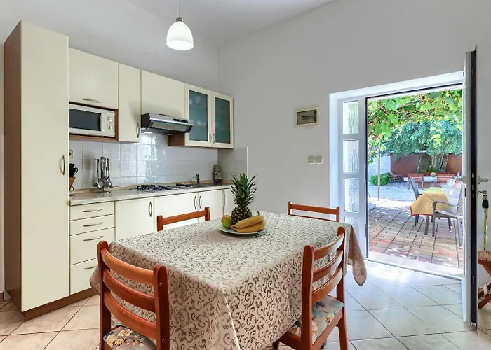 Nino With Shared Pool Πανσιόν 3*