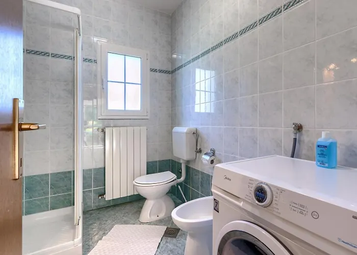 Nino With Shared Pool Πανσιόν Πόρετς