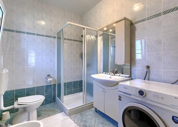 Nino With Shared Pool 3* Πόρετς